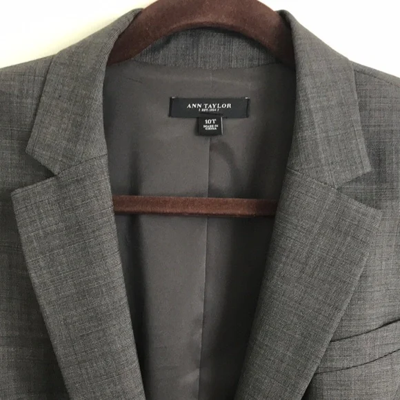 ANN TAYLOR 10 TALL 2-BUTTON BLAZER - Like New - Picture 3 of 7
